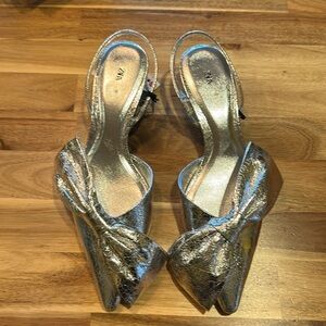 Ladies kitten heels size 37 NWT